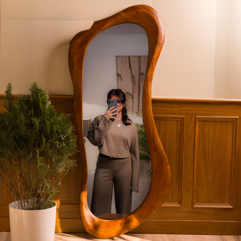 Asymmetric S-shaped full-length solid wood mirror